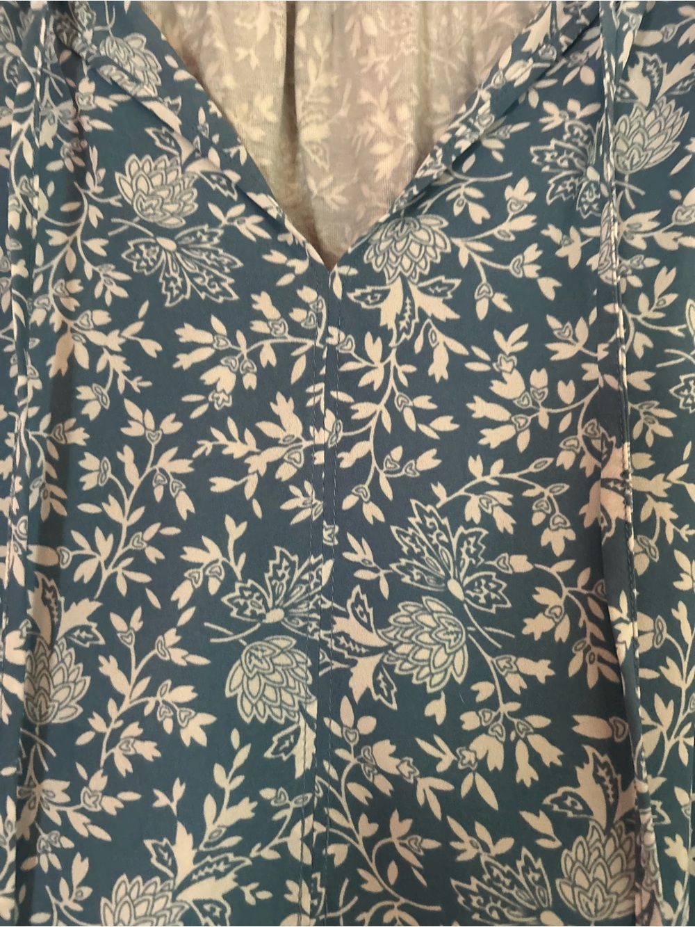 LOFT Blue and White Floral V-Neck Sleeveless Blouse - Picture 3 of 8